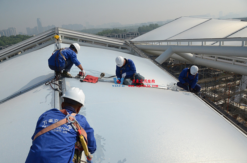 合肥文一塘溪津門天幕鋼結(jié)構(gòu)及ETFE氣枕膜工程完工