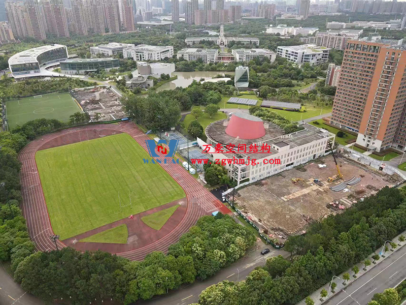 寧波諾丁漢大學(xué)室外運動場地改擴建項目膜結(jié)構(gòu)工程預(yù)埋件施工完成